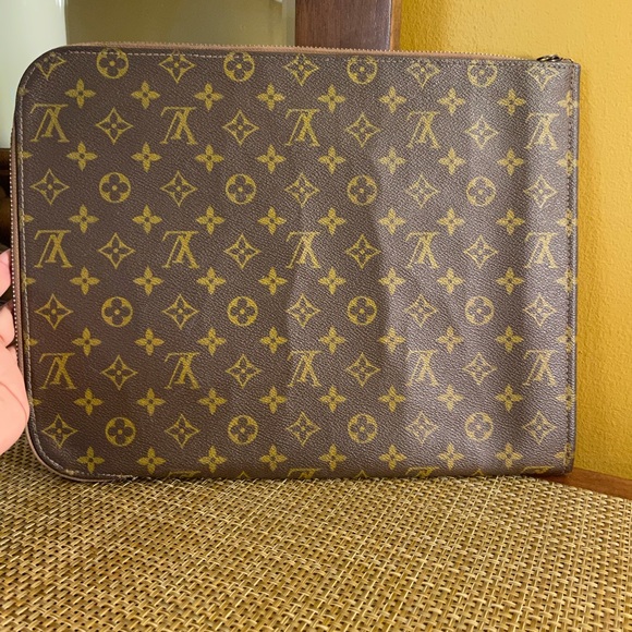Authentic LV Vintage document Holder - Picture 15 of 16